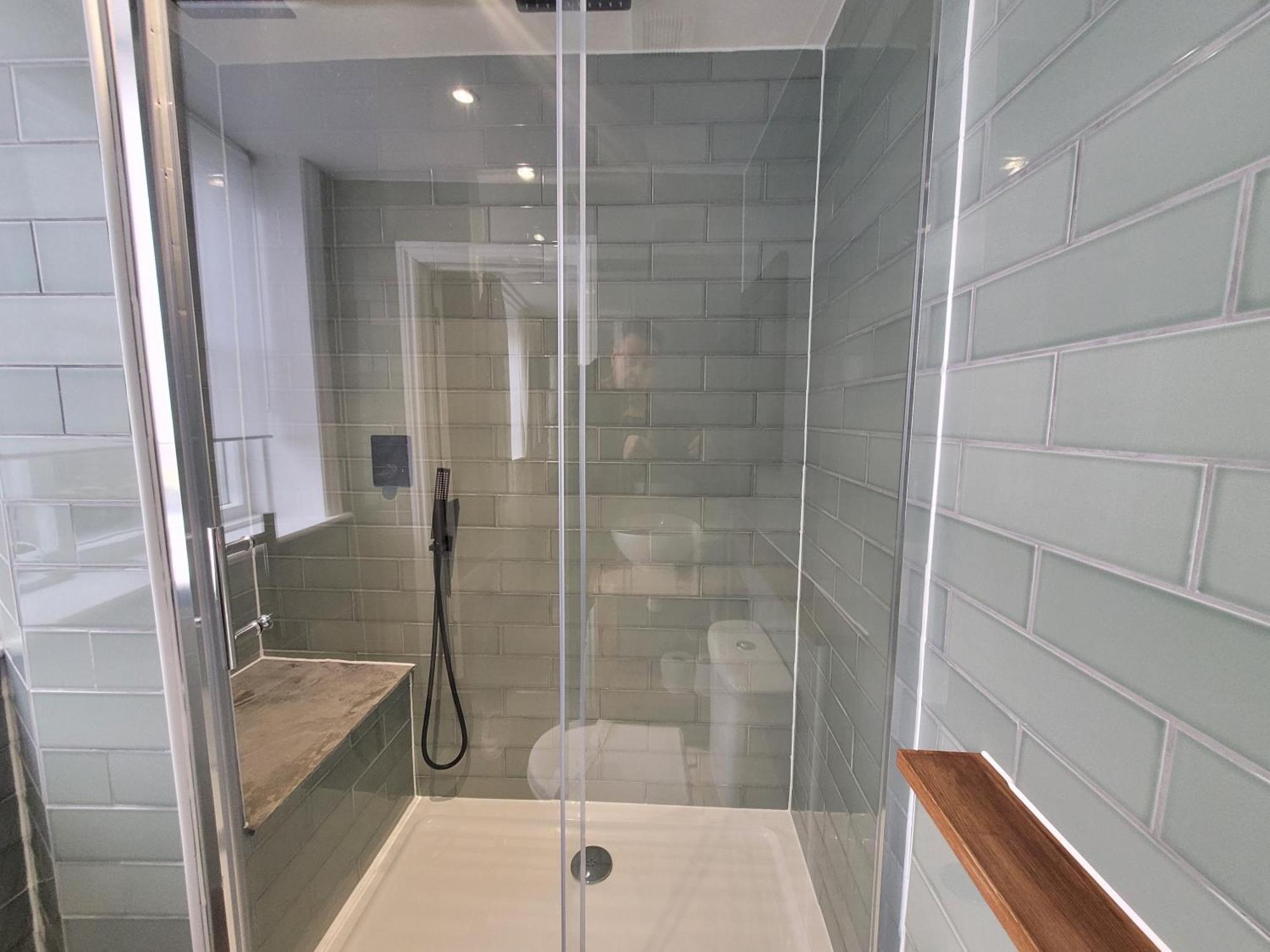 New County & Serviced By Roomsbooked Hotel Gloucester